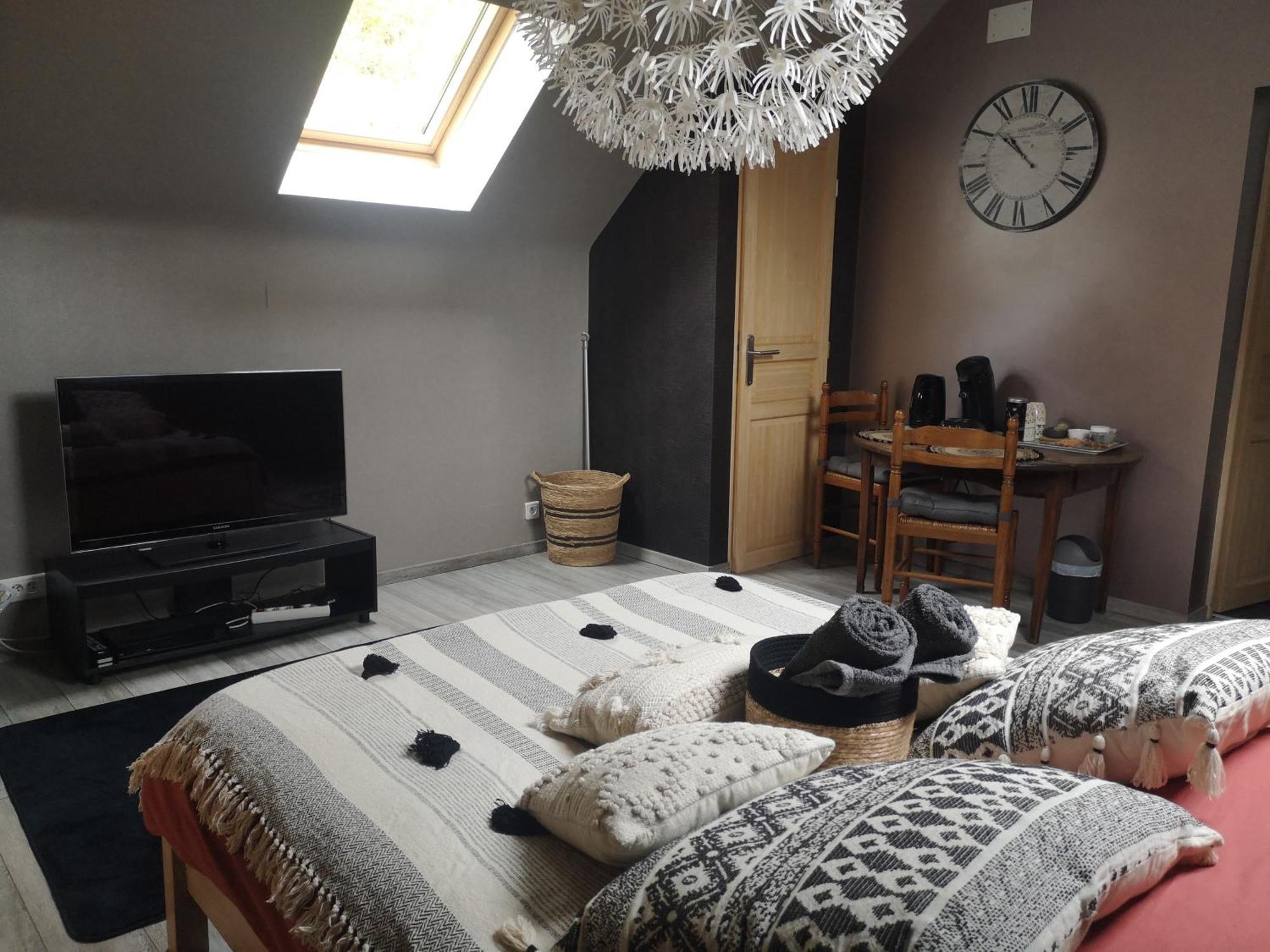 Agreable Chambre Privee Avec Entree Independante Langeais Bagian luar foto